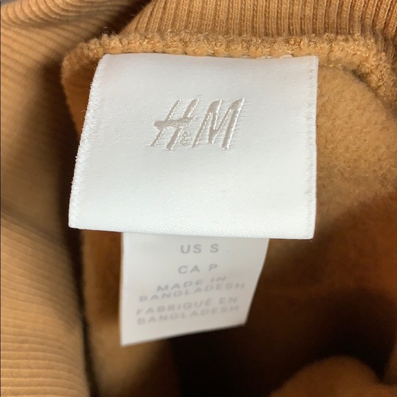 H&M Graphic Print Turtleneck Pullover - Picture 6 of 6